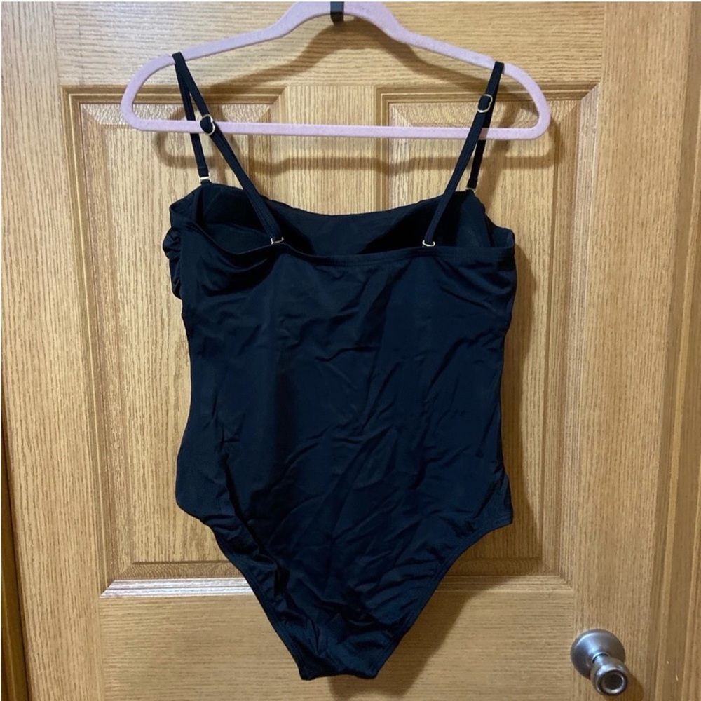 New Mesh Cutout Wrap
Bandeau One Piece Swimsuits
For All Plus Size 14 - Picture 5 of 5